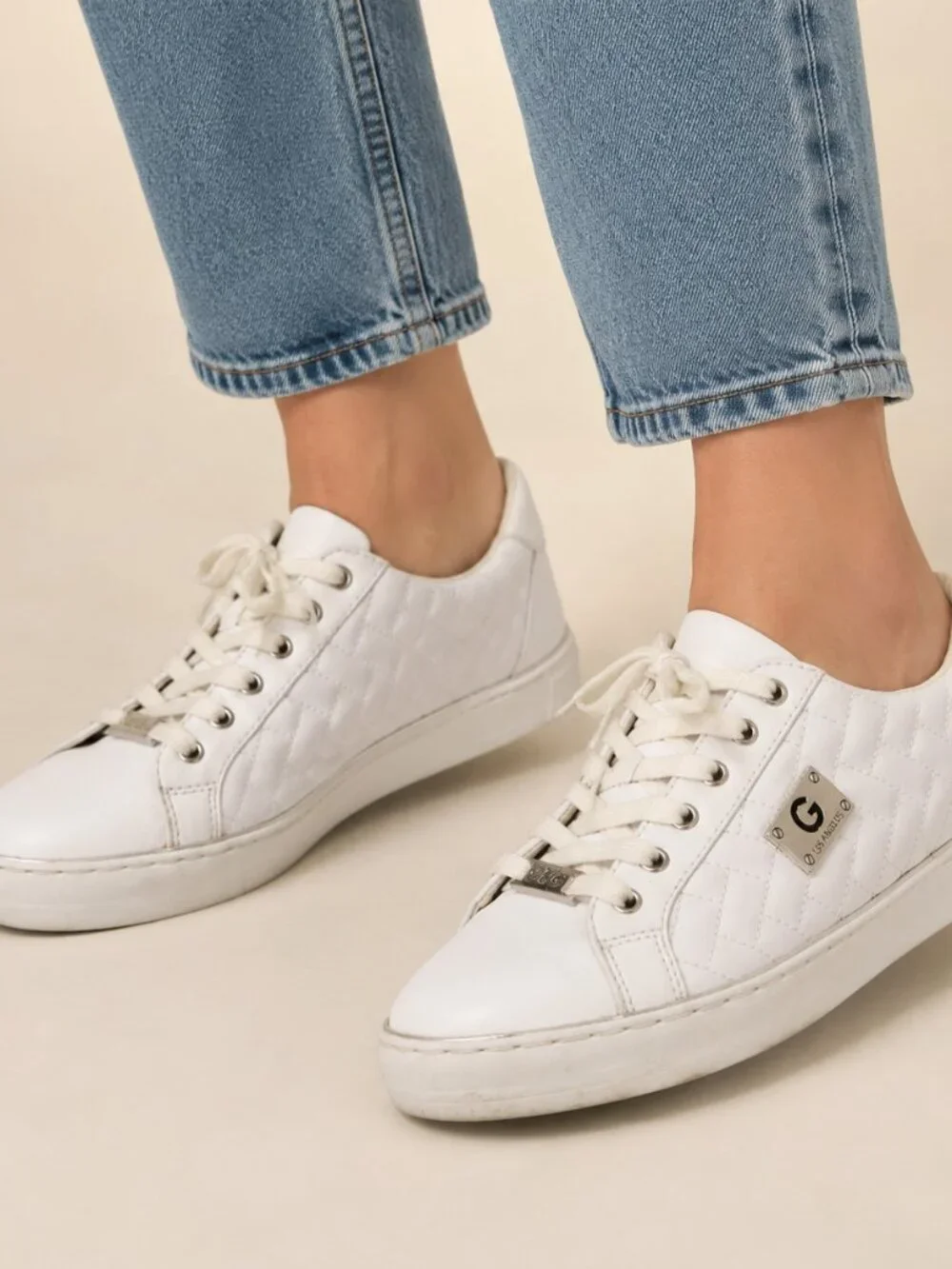Guess GGGretchy White Quilted Sneakers Quiet Luxury Y2K Clean Girl Aesthetic 9.5